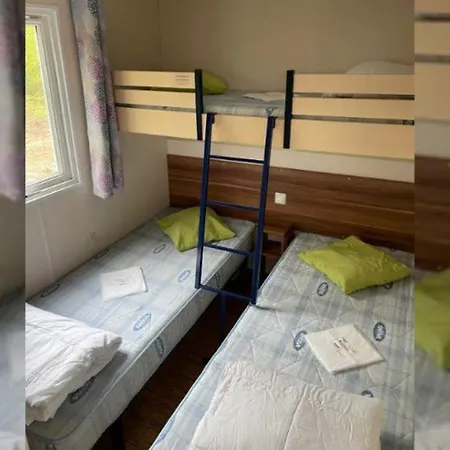 Mobil-home 5 Pers Avec Terrasse à - Api-1-52-620 Parque de Campismo Argences-en-Aubrac